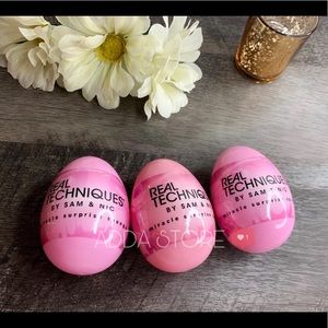 REAL TECHNIQUES SPONGE